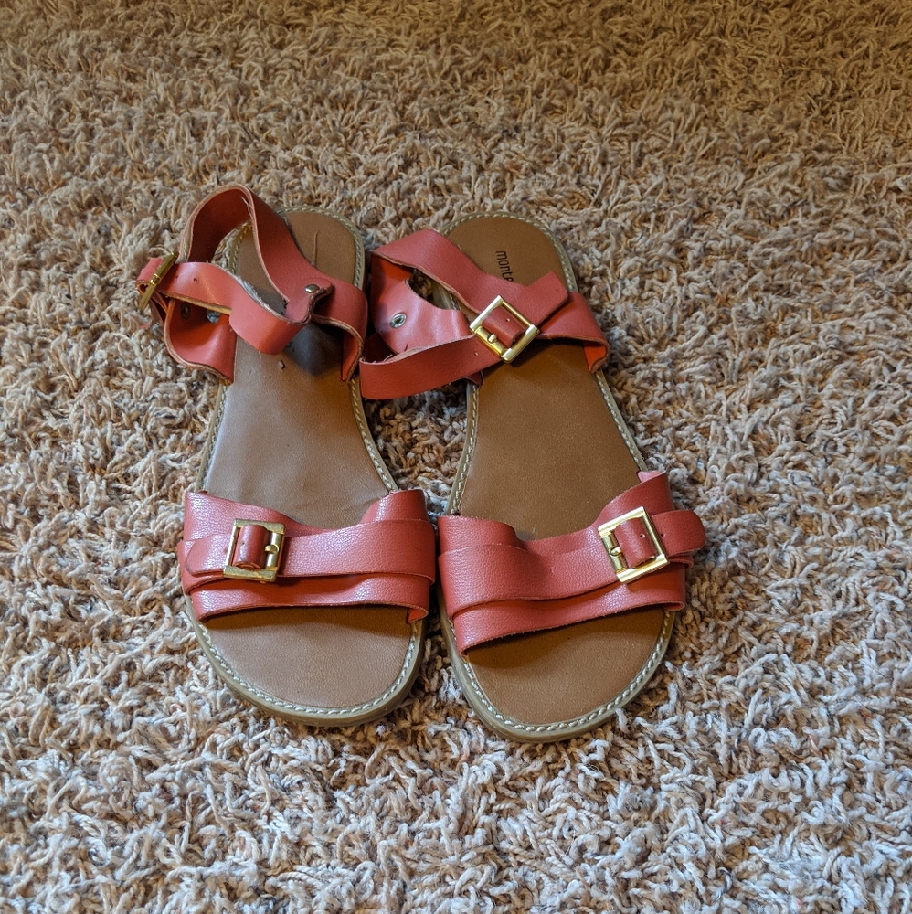 Salmon colored sandala